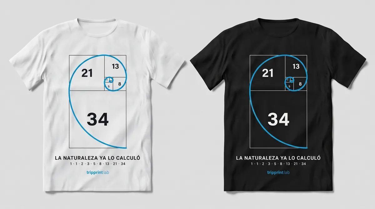 Dos camisetas, una blanca y una negra, con el diseño de la espiral de Fibonacci